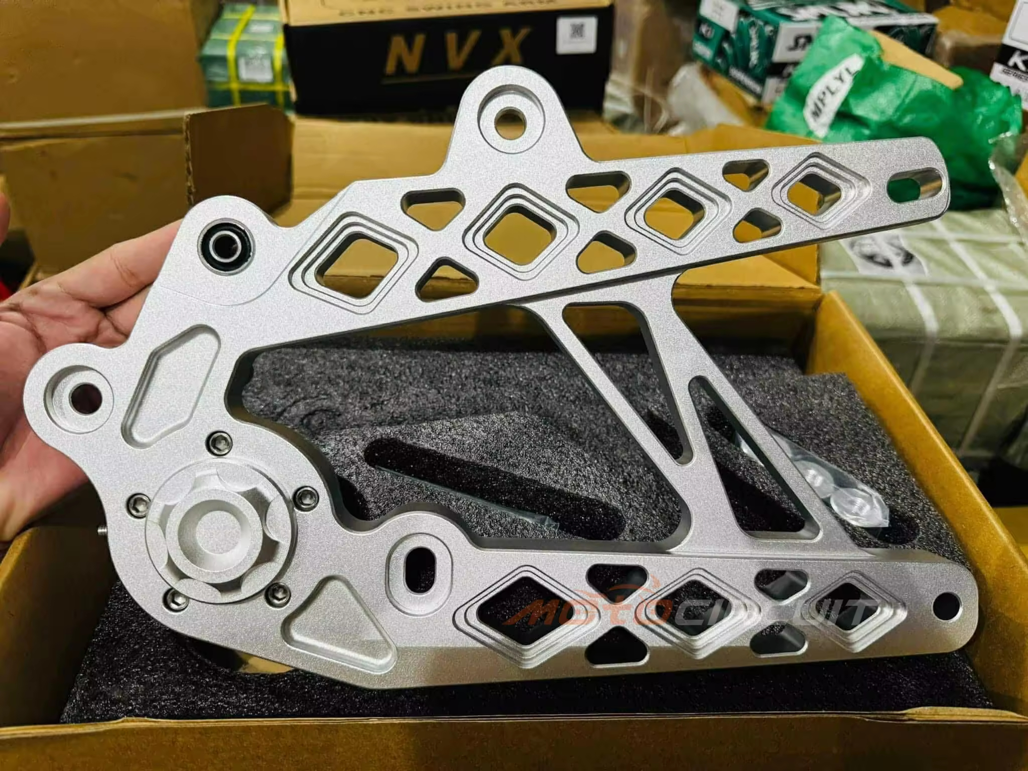 Cocok untuk Yamaha NMAX NVX AEROX 155 V1 V2 CNC Pro Aksesoris Swingarm Racing Lengan Swing Motor Belok Belakang