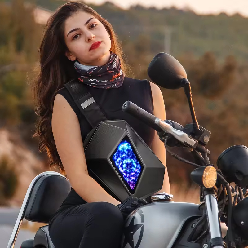 Unisex Devil's Eye's ABS LED Layar Tas Bahu Motor Motor Riding Backpack USB Akses Smart App Control Ritscycle