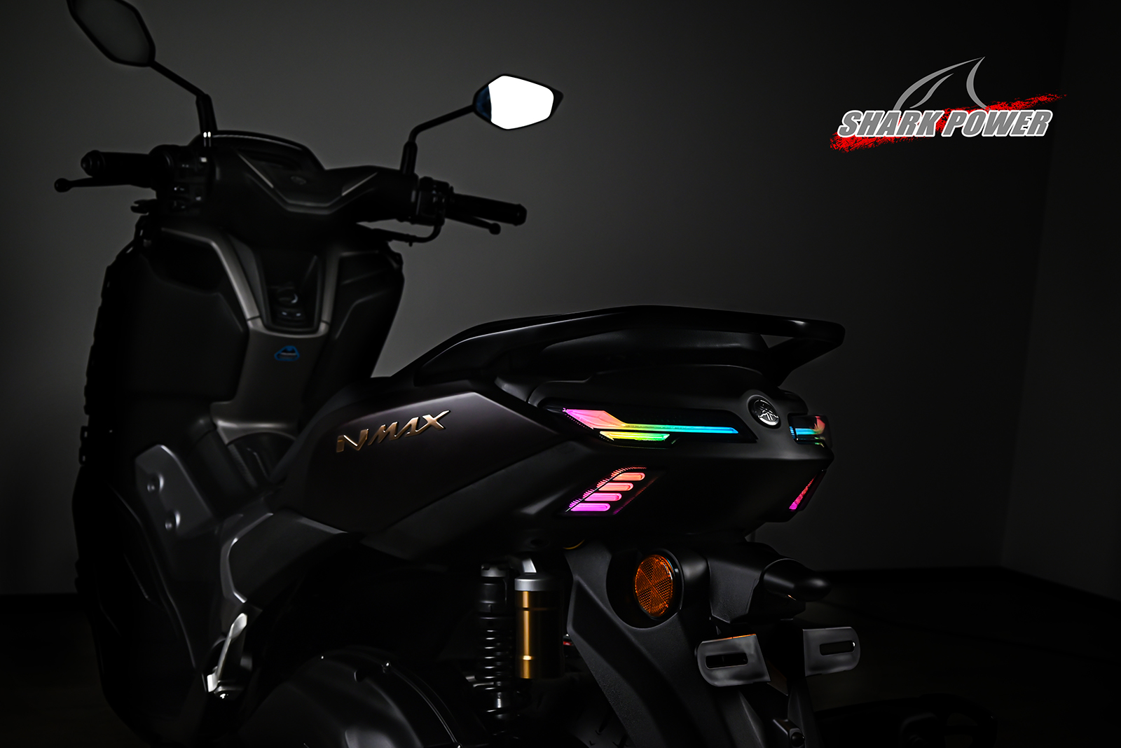 Untuk Yamaha NMAX Turbo 2025 Motorbike RGB LED TAI Light dengan Turn Signal Rem Indikator Sistem Pencahayaan Badan Sepeda Motor